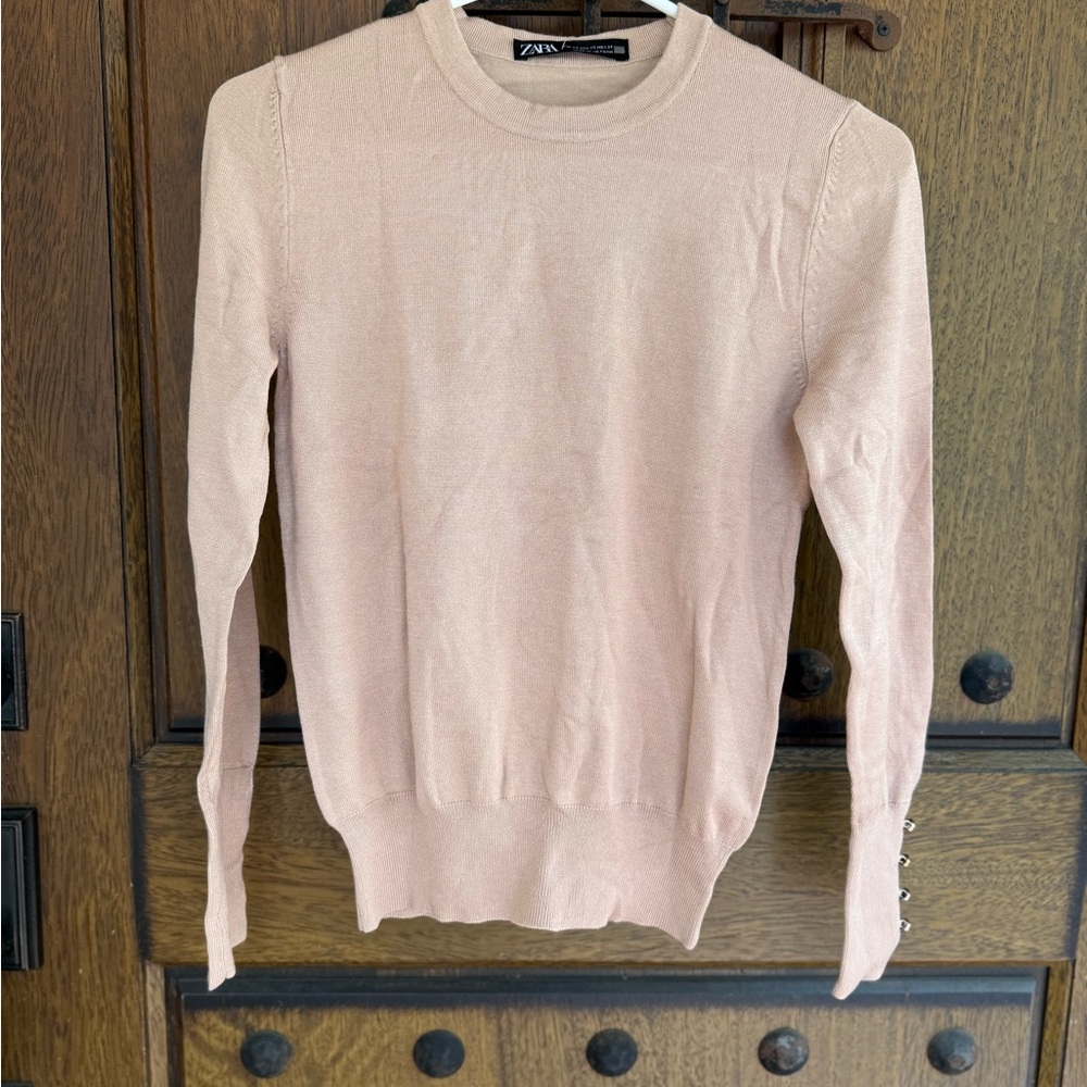 Zara long sleeve with 3 buttons sweater Size XS, M